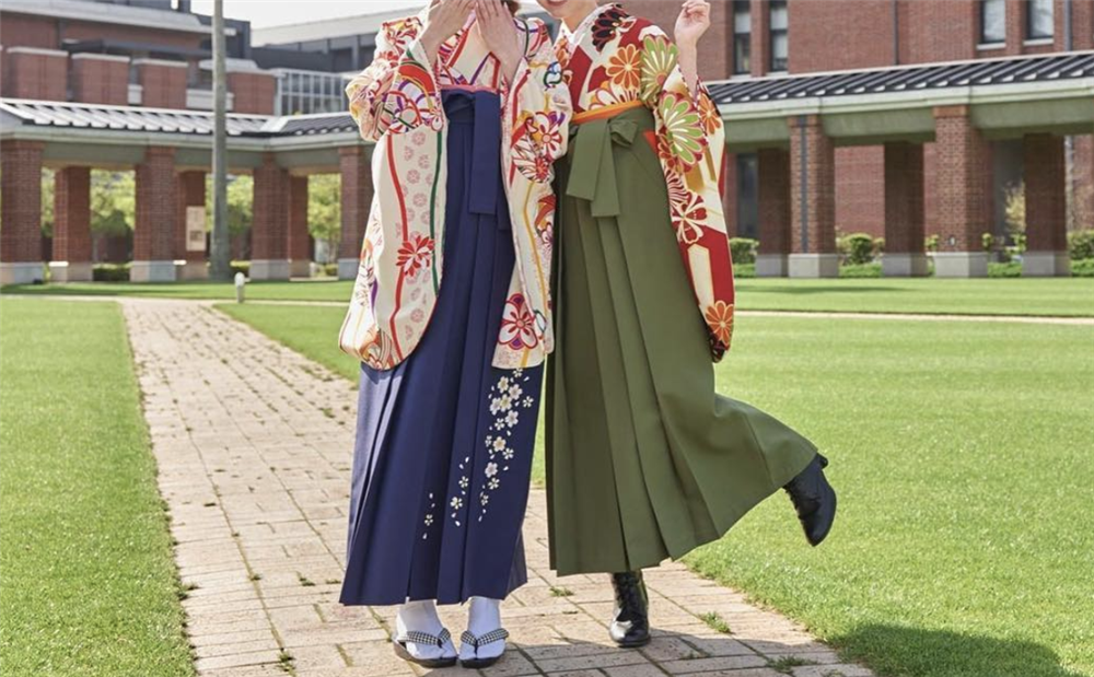 到日本不要只会穿和服了 传统服饰 袴 也是不错的选择哦 Next Trip 继续旅游